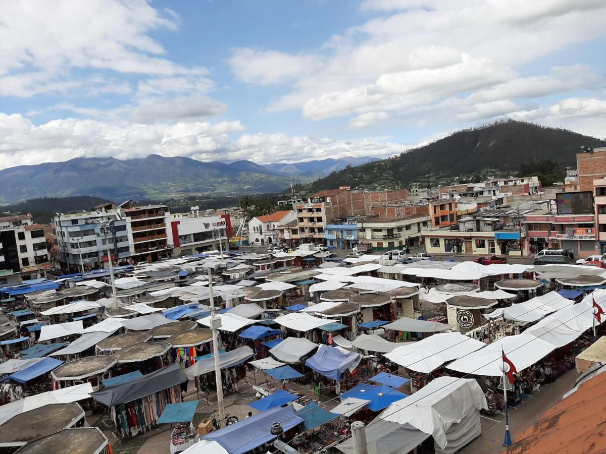 Hostal Paukar 奥塔瓦洛 外观 照片